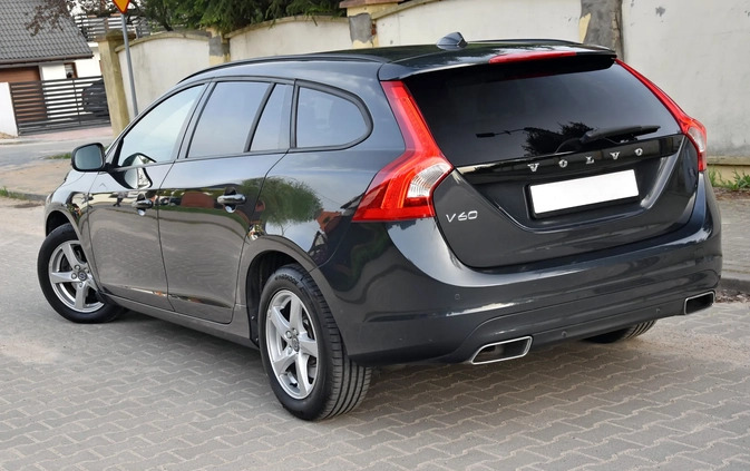 Volvo V60 cena 49999 przebieg: 215000, rok produkcji 2017 z Płock małe 529